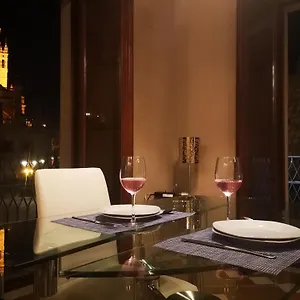  Apartment Luxury With Views To Alcazar, Cathedral And Giralda.